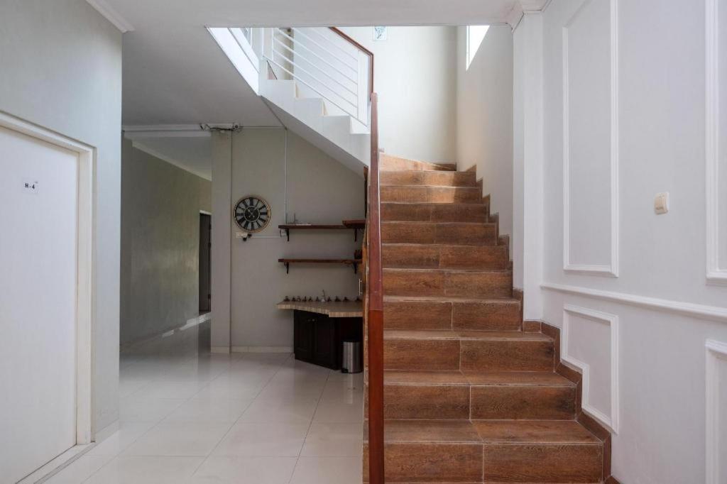 Urbanview Stay @H Jakal By Reddoorz Yogyakarta Exterior foto